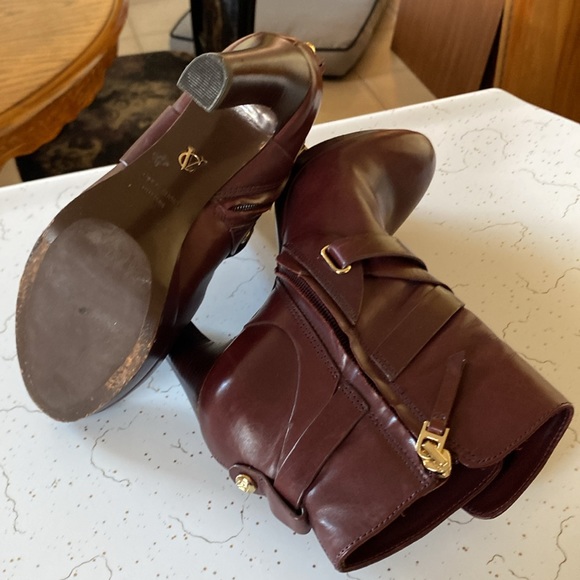 Vince Camuto, 6 1/2 leather booties - Picture 2 of 3